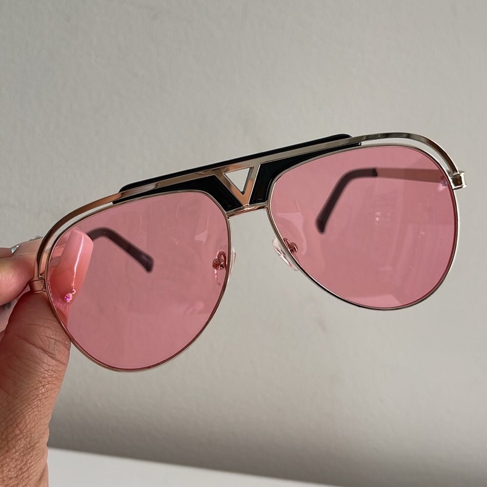 Sunglasses - Picture 5 of 6